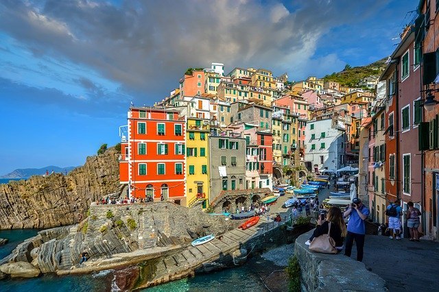 13 Instagram-Worthy Locations Across The World To Visit With Your Family 13 Instagram-Worthy Locations Across The World To Visit With Your Family