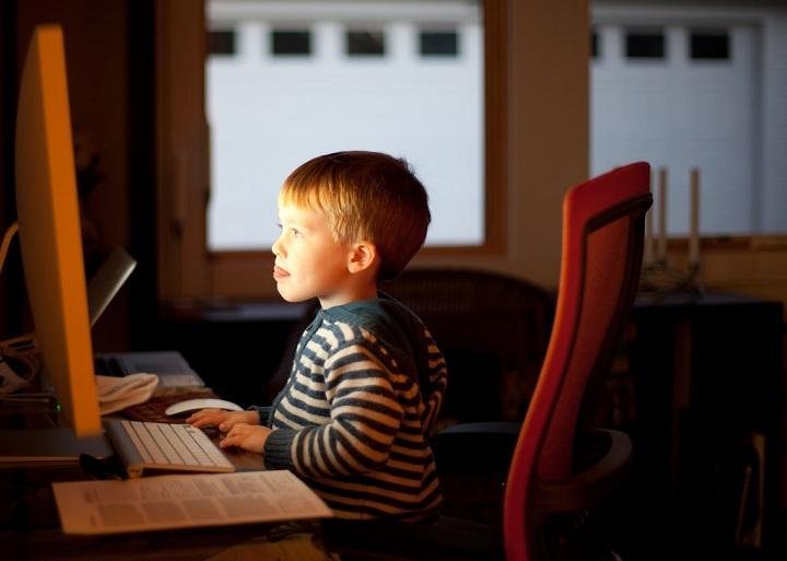 How to Protect Your Child From Cybercrimes How to Protect Your Child From Cybercrimes