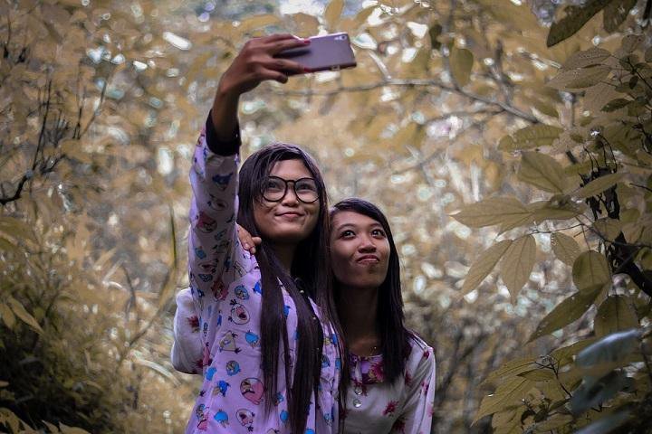 Aim, Shoot, Selfie! Aim, Shoot, Selfie!