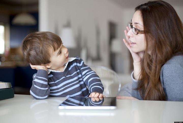 Toddler Talking How To Encourage Toddler To Talk Helping Toddler To 