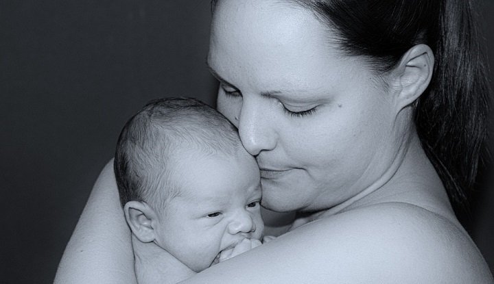 Breastfeeding: Why Skin-To-Skin Contact With Baby Is Important Breastfeeding: Why Skin-To-Skin Contact With Baby Is Important