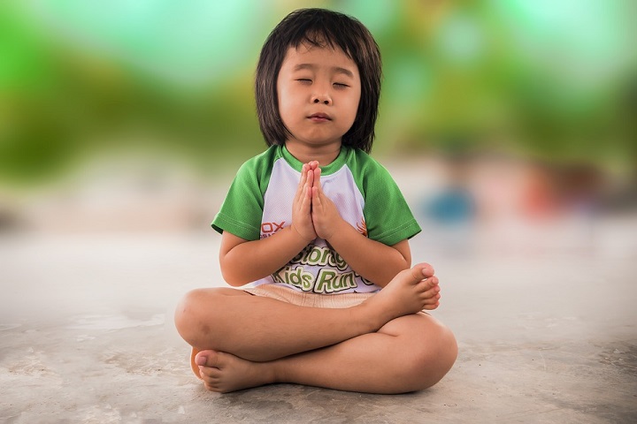 Teaching Your Child the Importance of Prayer Teaching Your Child the Importance of Prayer